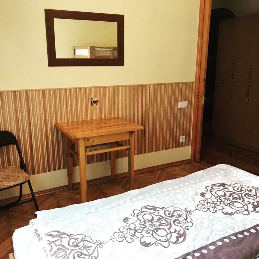 Like Hostel Chernivtsi Exterior foto